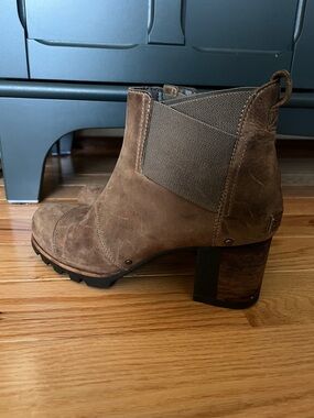 Sorel Addington Waterproof Block Heel Chelsea Ankle Boot - Size 9.5 Brown